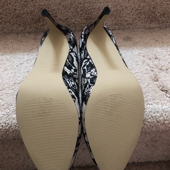 Ann Taylor pumps - Picture 3 of 3